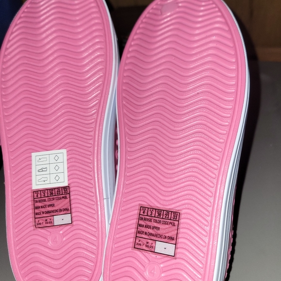 Foamies Sketchers size 4 Youth- NEW - Picture 4 of 4